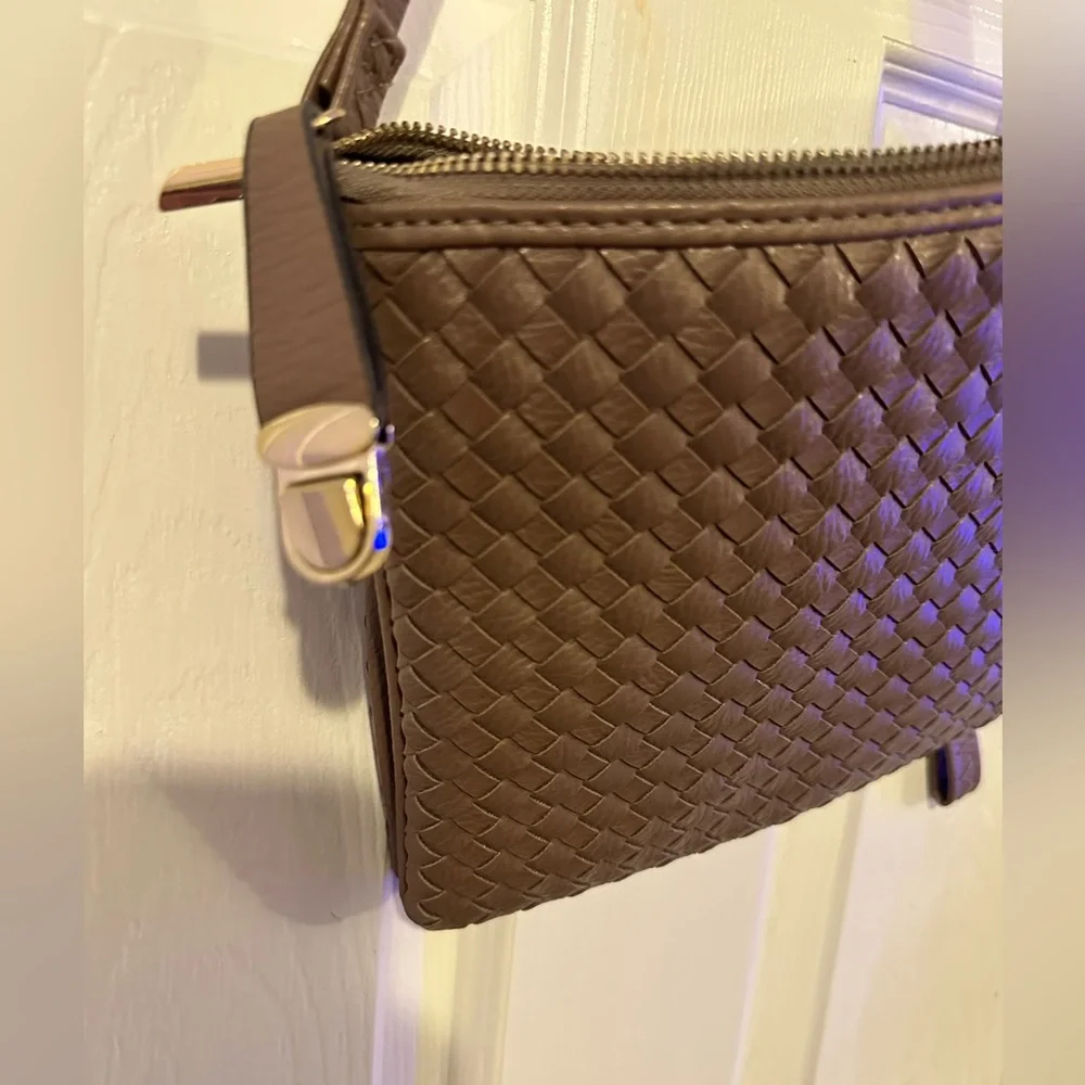 Woven leather crossbody handbag‎ brown